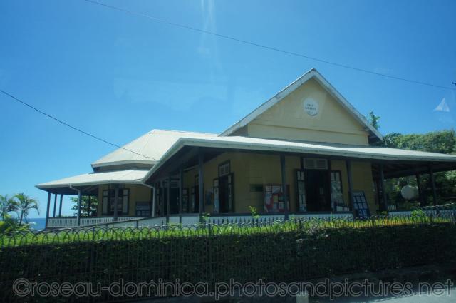 National library in Roseau Dominica.jpg
